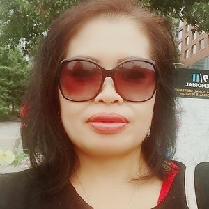 Meet your Posher, Vee